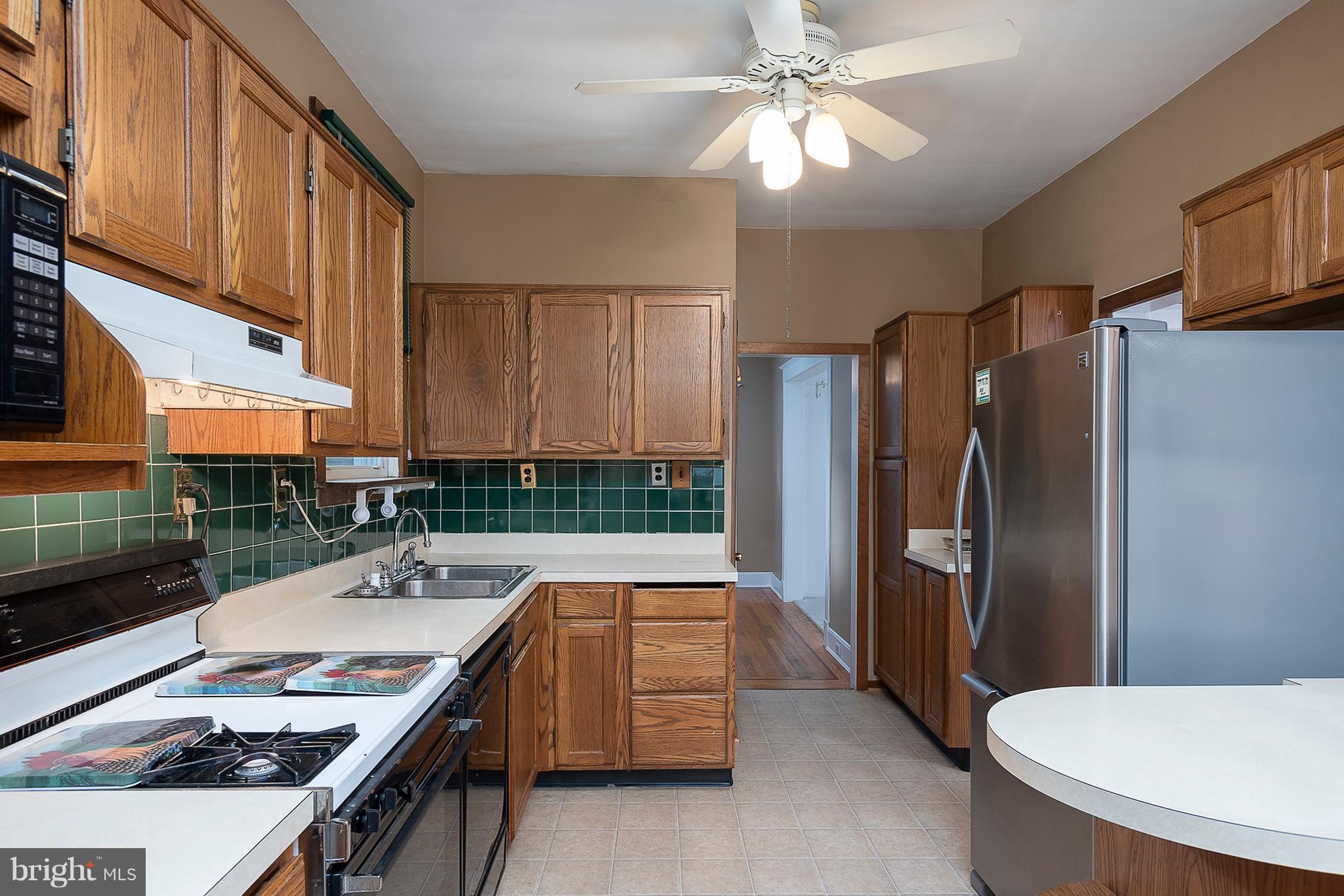 5307 Brabant Road Baltimore, MD 21229 - Photo 10 of 28 Kitchen