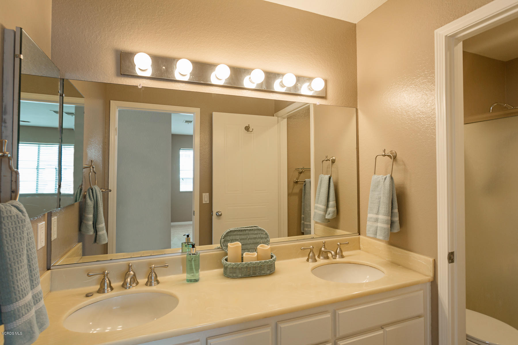1806 Rory Lane, Unit 7 Simi Valley, CA 93063 - Photo 18 of 24 Rory21-mls
