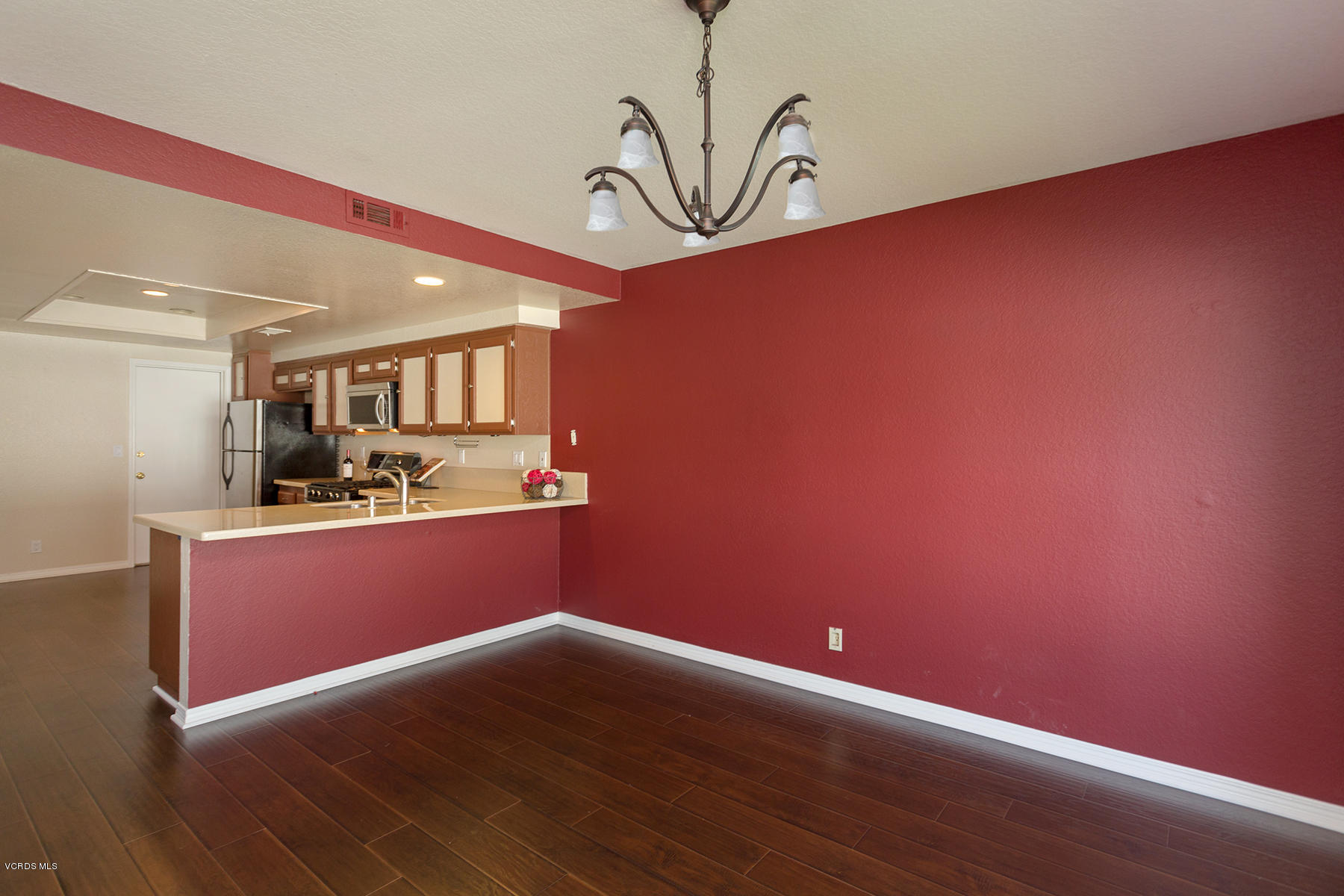 1806 Rory Lane, Unit 7 Simi Valley, CA 93063 - Photo 6 of 24 Rory6lights