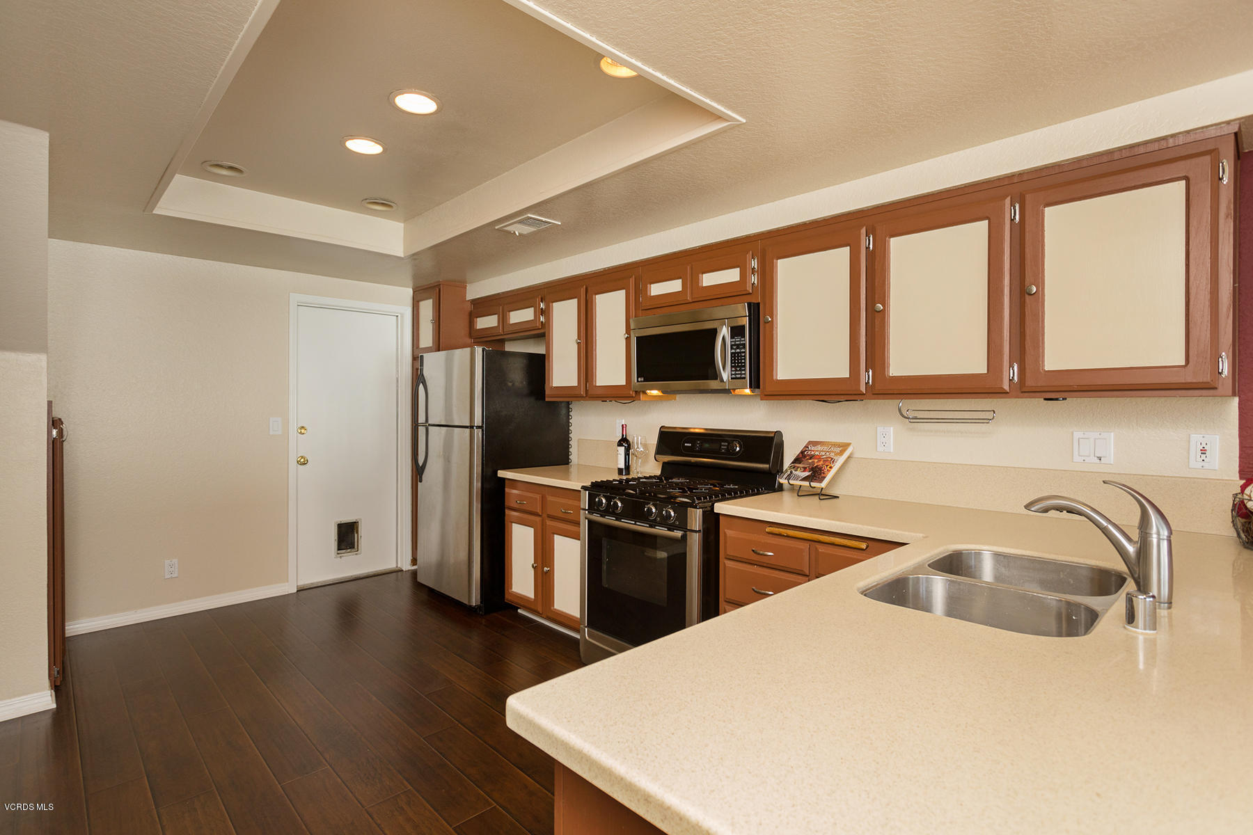 1806 Rory Lane, Unit 7 Simi Valley, CA 93063 - Photo 7 of 24 Rory7-mls