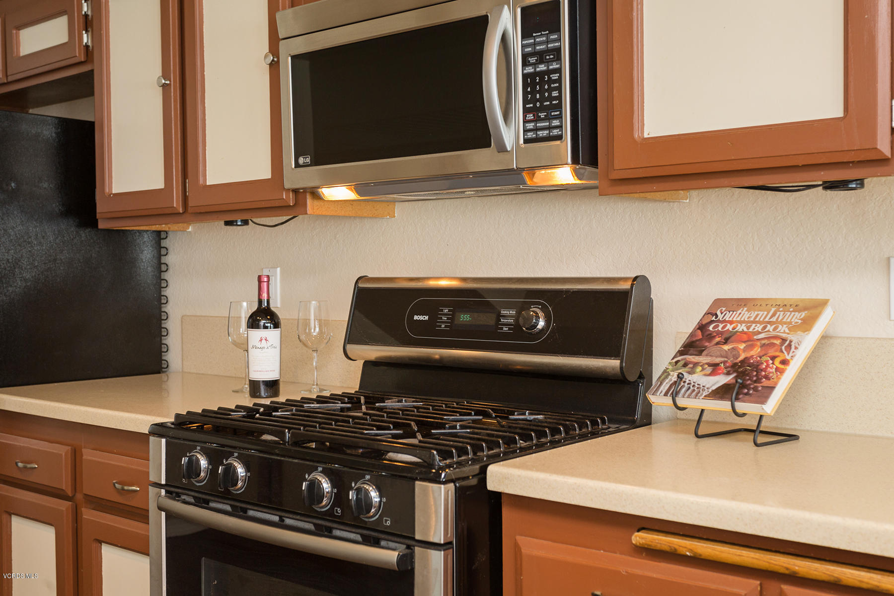 1806 Rory Lane, Unit 7 Simi Valley, CA 93063 - Photo 8 of 24 Rory8-mls