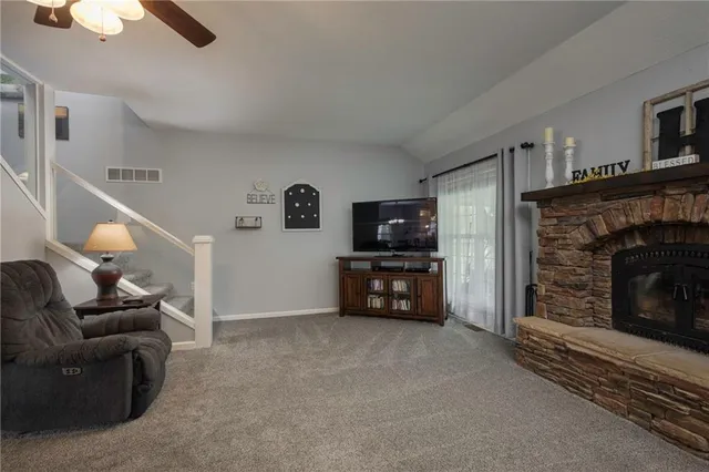 $860,000 | 35705 East R D Mize Road, Oak Grove, MO 64075