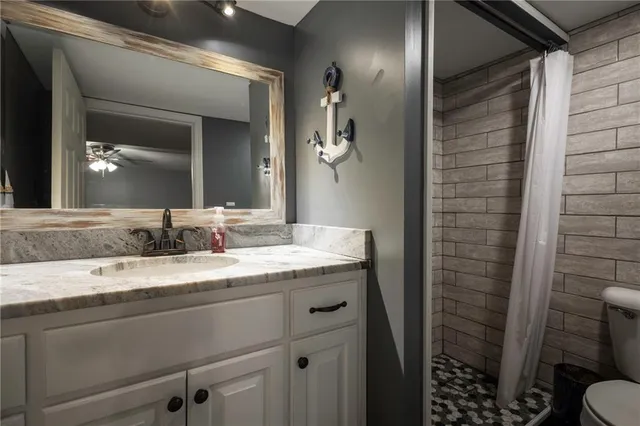 $860,000 | 35705 East R D Mize Road, Oak Grove, MO 64075