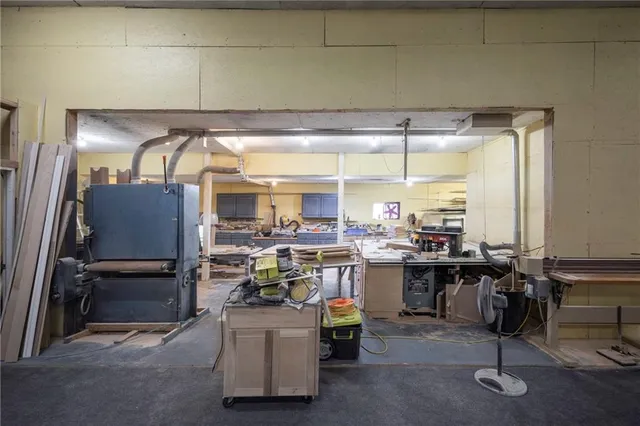 $860,000 | 35705 East R D Mize Road, Oak Grove, MO 64075