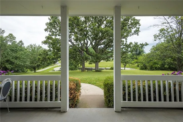 $860,000 | 35705 East R D Mize Road, Oak Grove, MO 64075