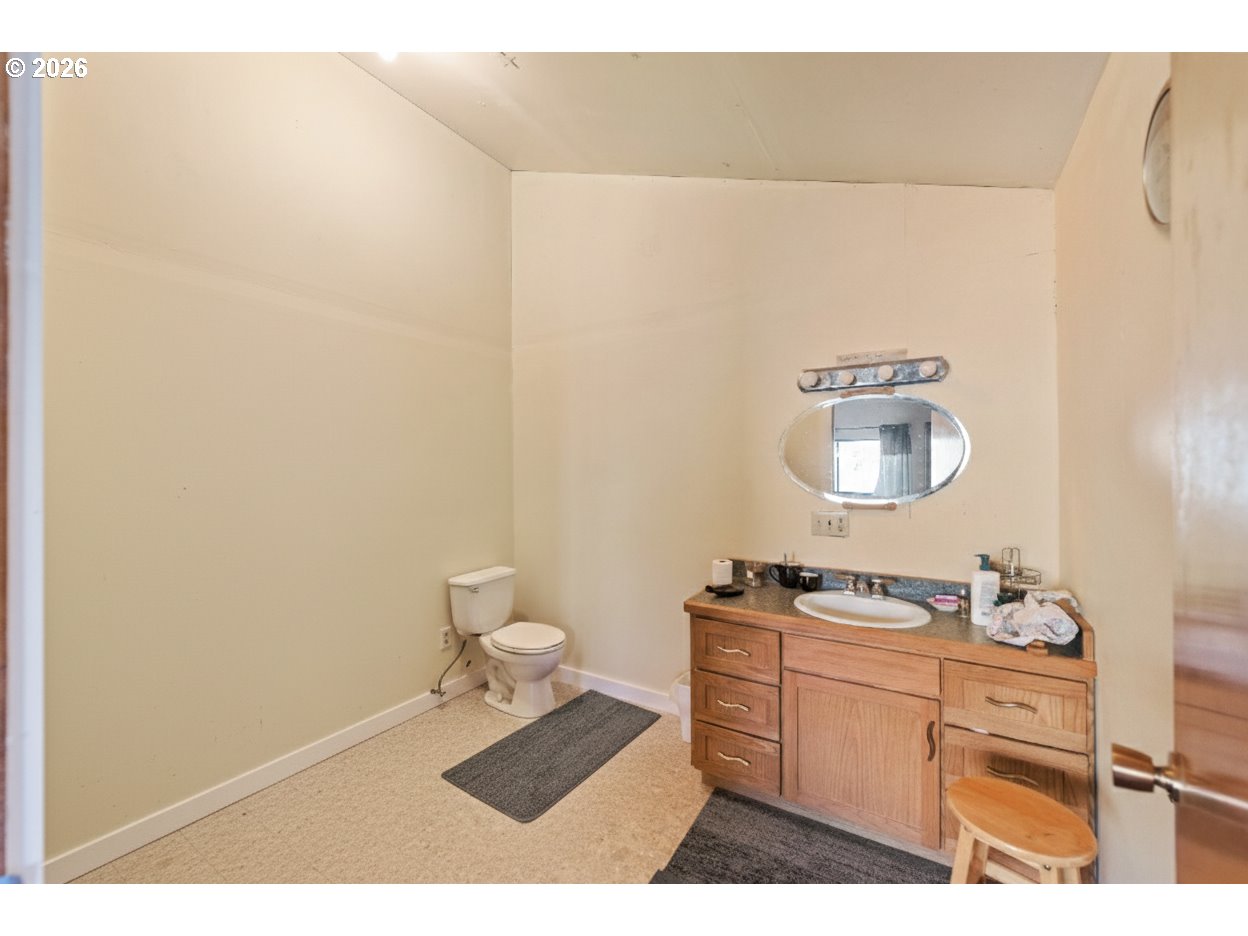 54124 Old Broadbent Road Myrtle Point, OR 97458 - Photo 18 of 42