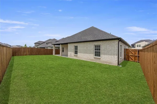 $3,000 | 304 Community Drive, Lavon, TX 75166