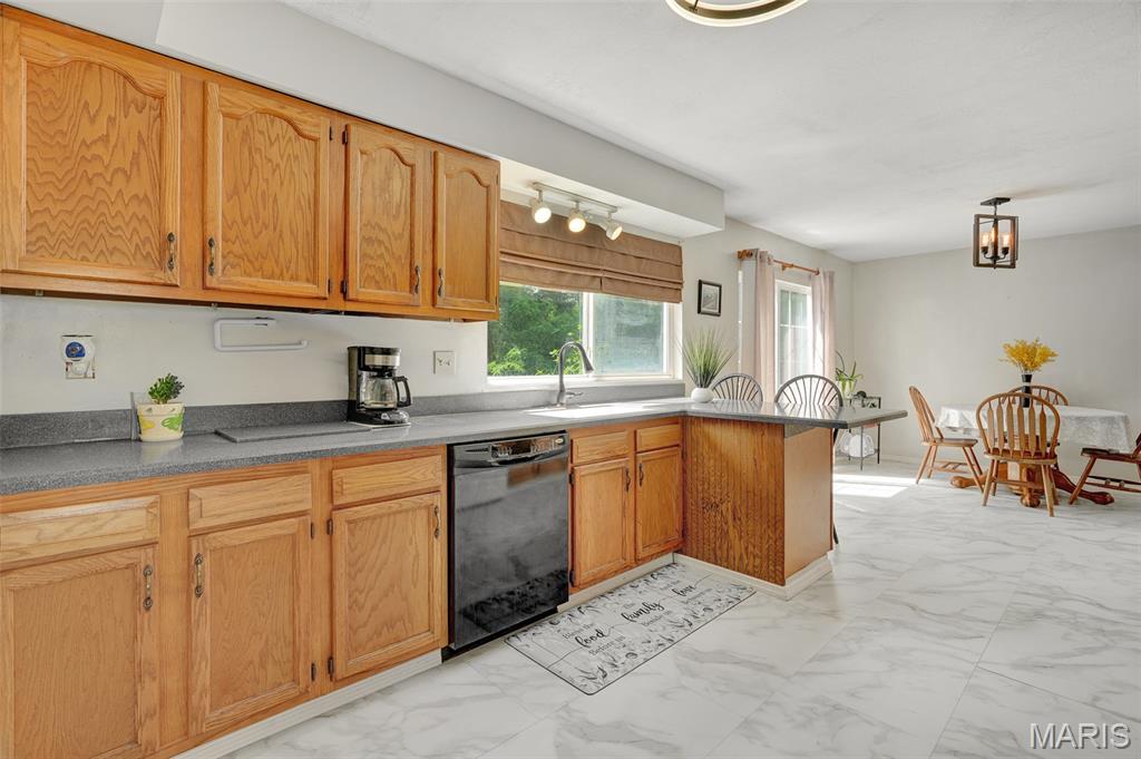 4723 Brecht Lane Godfrey, IL 62035 - Photo 13 of 31