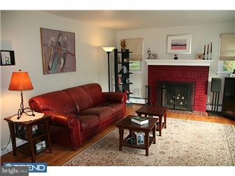 10 Ardsley Road Yardley, PA 19067 - Photo 2 of 12 Living Room