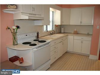10 Ardsley Road Yardley, PA 19067 - Photo 4 of 12 Kitchen