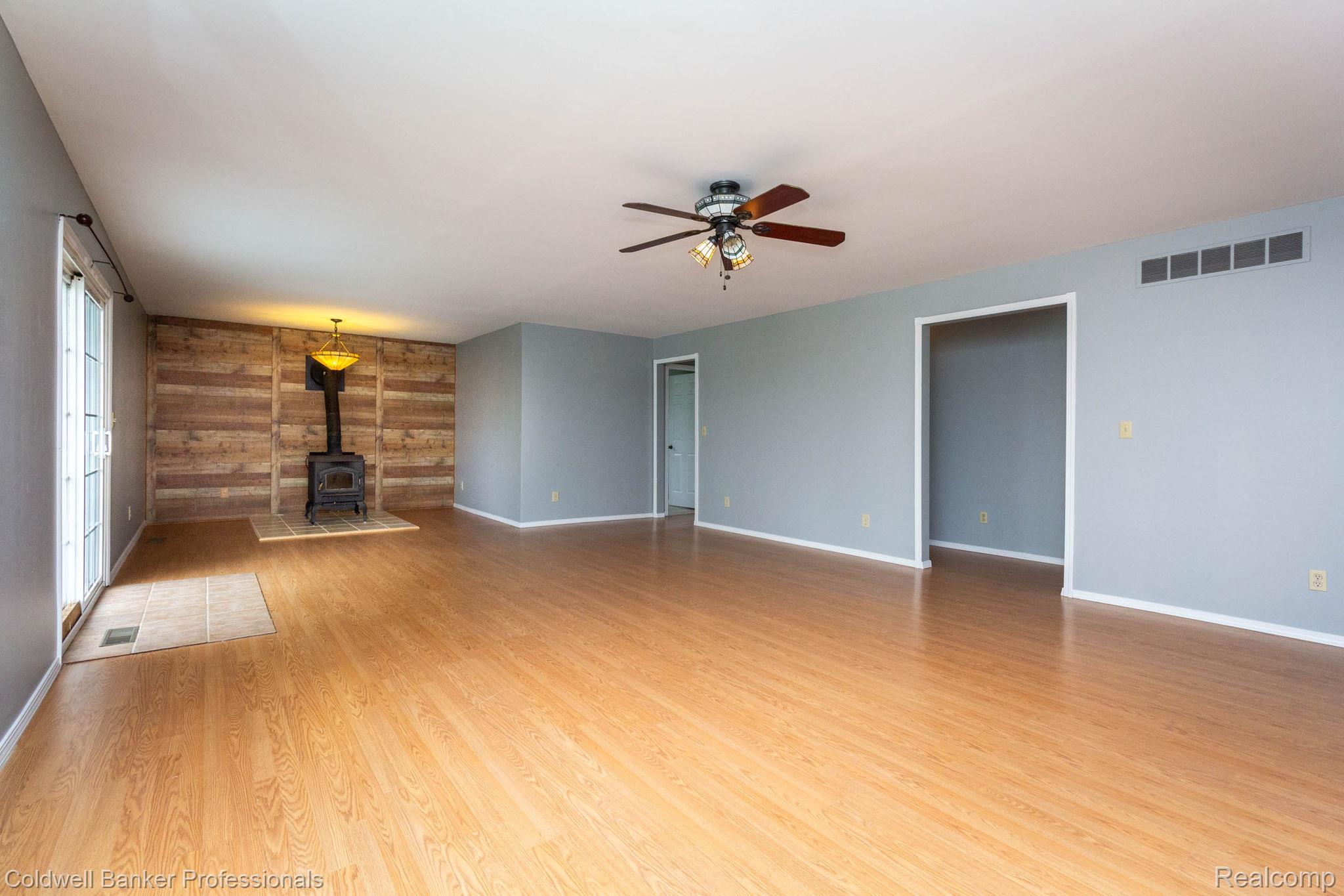 6456 Bricker Road Melvin, MI 48454 - Photo 10 of 52 Living Room