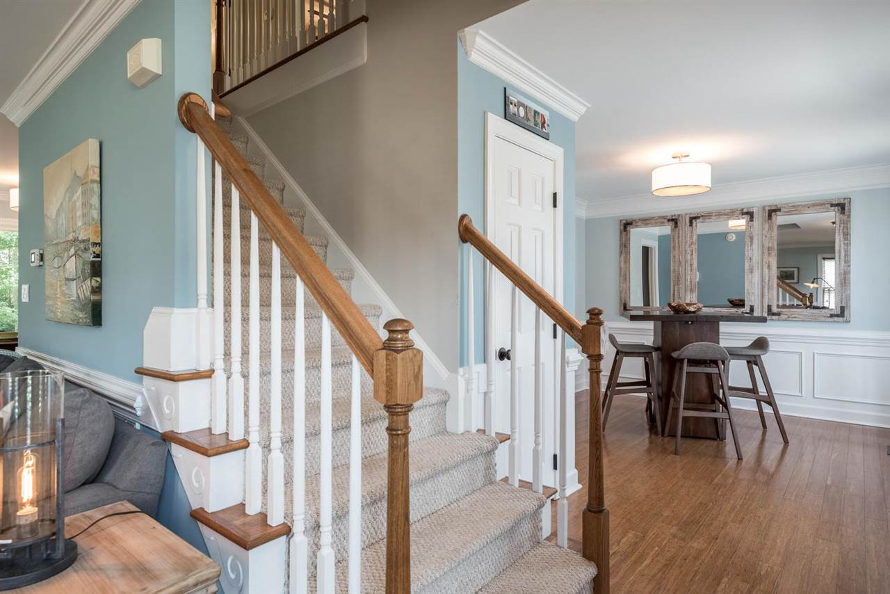 Entry foyer open to the Dinning Room and Living Room Entry