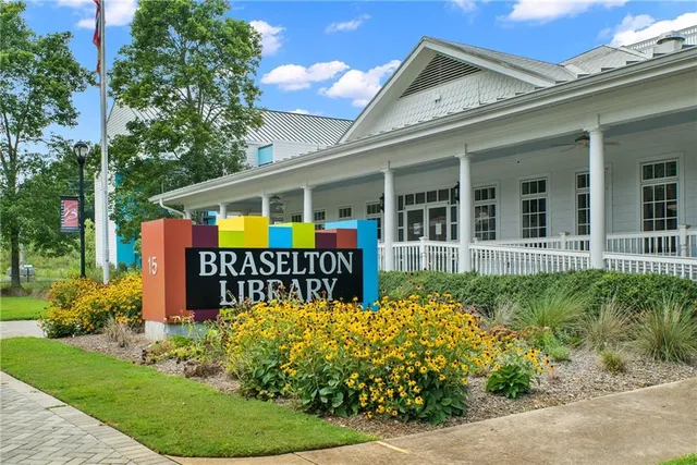 $561,550 | 135 High Pt Drive, Hoschton, GA 30548