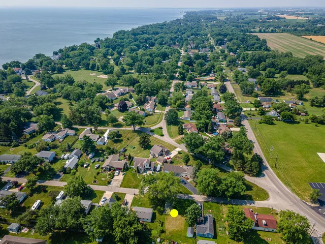 $49,900 | 7902 Lake Breeze Drive, Monroe, MI 48161