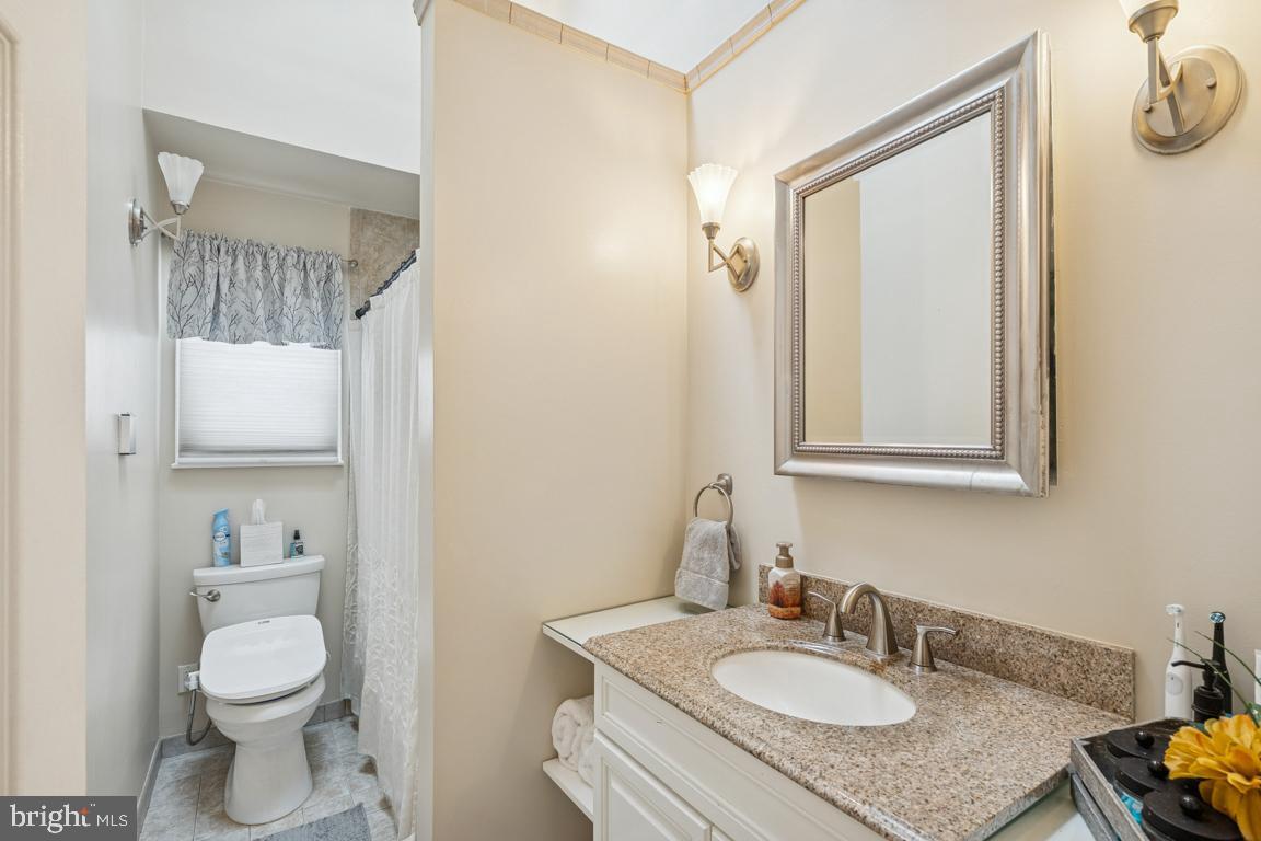 516 Coach Road Blackwood, NJ 08012 - Photo 12 of 24 Bathroom