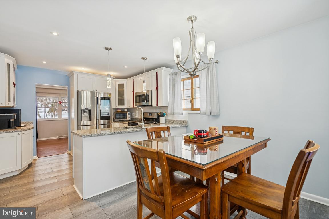 516 Coach Road Blackwood, NJ 08012 - Photo 7 of 24 Eat in Kitchen