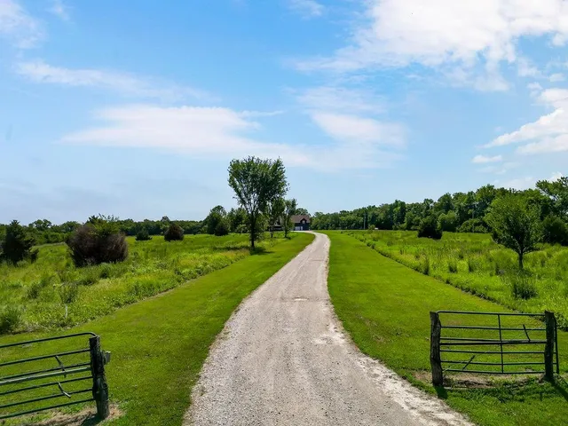 $625,000 | 24441 Querry Road, Lacygne, KS 66040