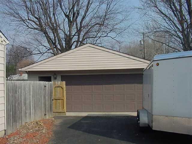 130 Hoss Road Indianapolis, IN 46217 - Photo 3 of 8 Gallery Image 3