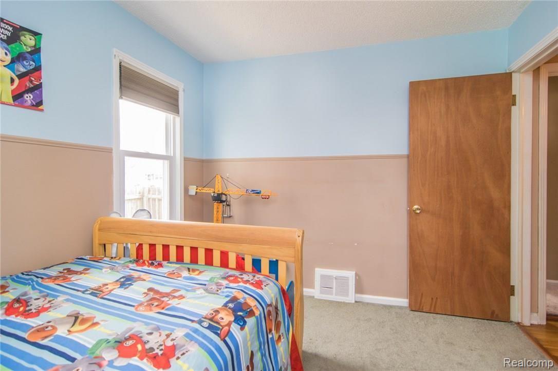 1340 Hampton Road Mount Clemens, MI 48043 - Photo 17 of 39 DSC_1040.jpg