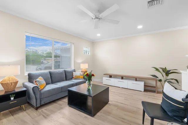 $1,100,000 | 1539-1541 Northeast 15th Avenue, Fort Lauderdale, FL 33304