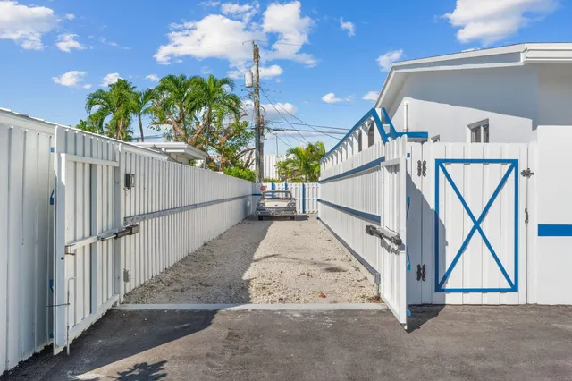 a house view with a outdoor space
