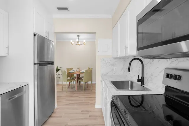 $1,100,000 | 1539-1541 Northeast 15th Avenue, Fort Lauderdale, FL 33304