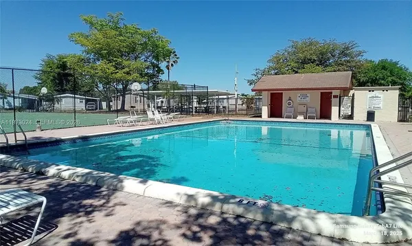 $2,650 | 21821 South Heritage Circle, Unit 1, Pembroke Pines, FL 33029