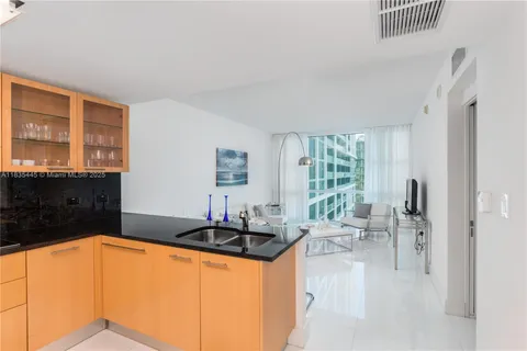 $590,000 | 6801 Collins Avenue, Unit 1415, Miami Beach, FL 33141