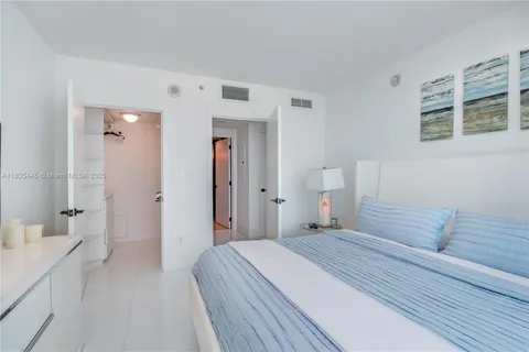 $590,000 | 6801 Collins Avenue, Unit 1415, Miami Beach, FL 33141