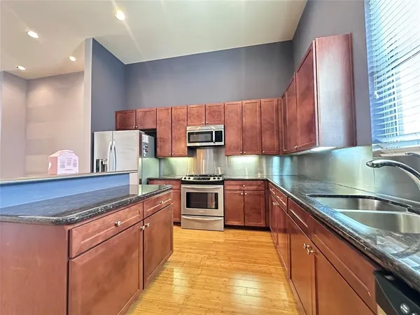 $3,079 | 732 Cannen John Lane, Dallas, TX 75204