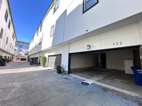 $3,079 | 732 Cannen John Lane, Dallas, TX 75204