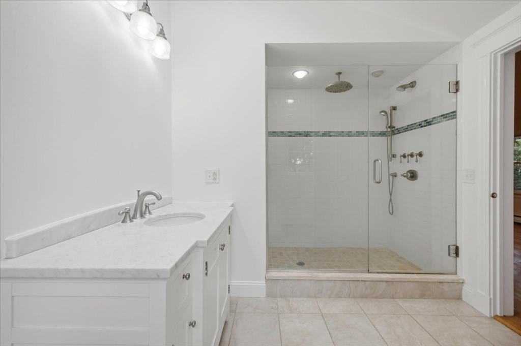 320 First Parish Road Scituate, MA 02066 - Photo 20 of 34