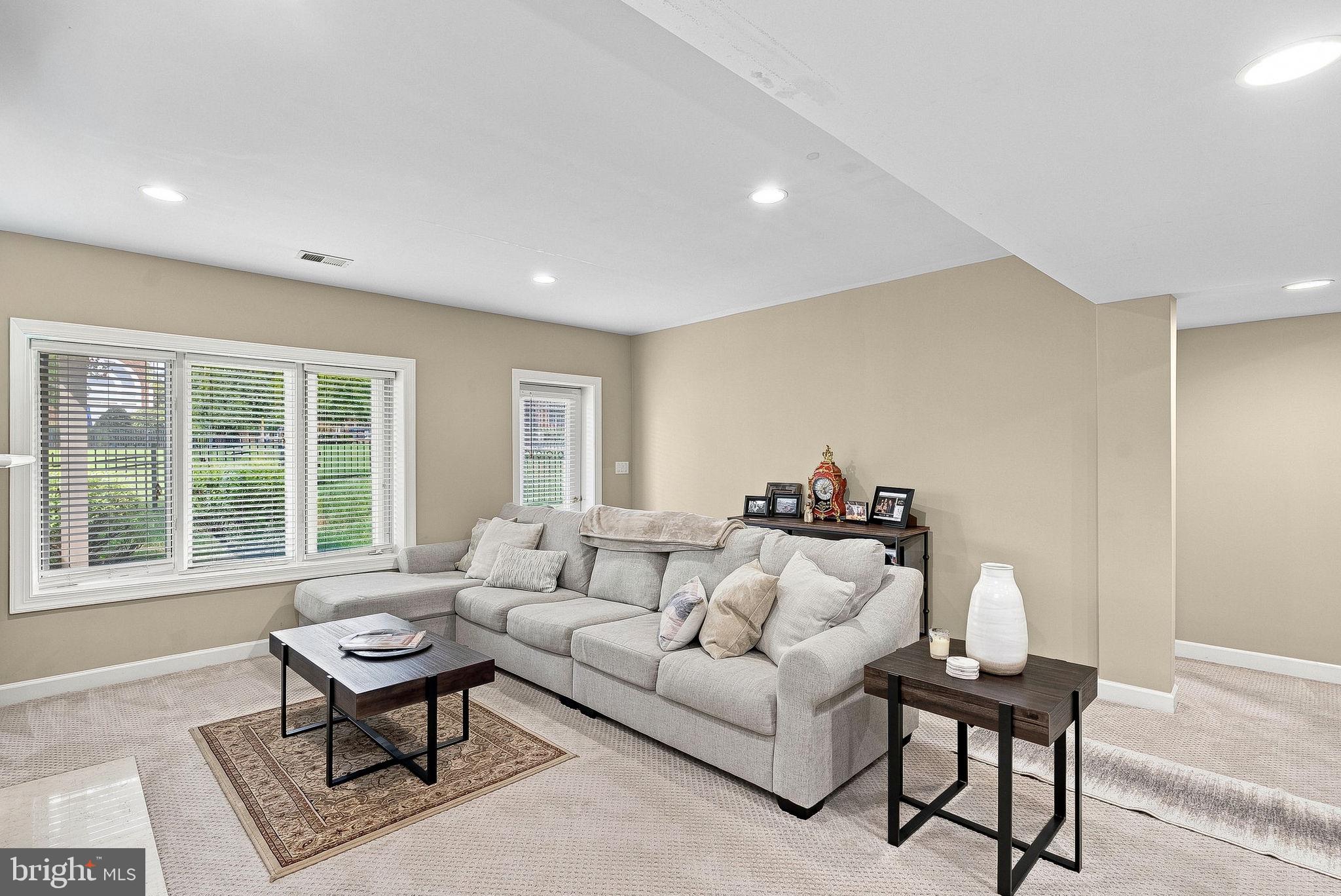 18357 Eagle Point Square Leesburg, VA 20176 - Photo 41 of 70 Gallery Image 41