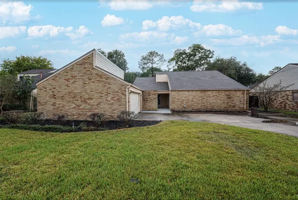 $2,400 | 2306 Wallingford Drive, Missouri City, TX 77459