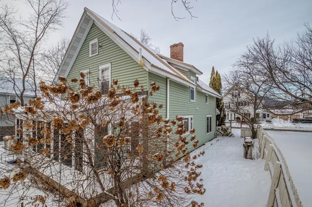 $225,000 | 27 West Street, Northumberland, NH 03582