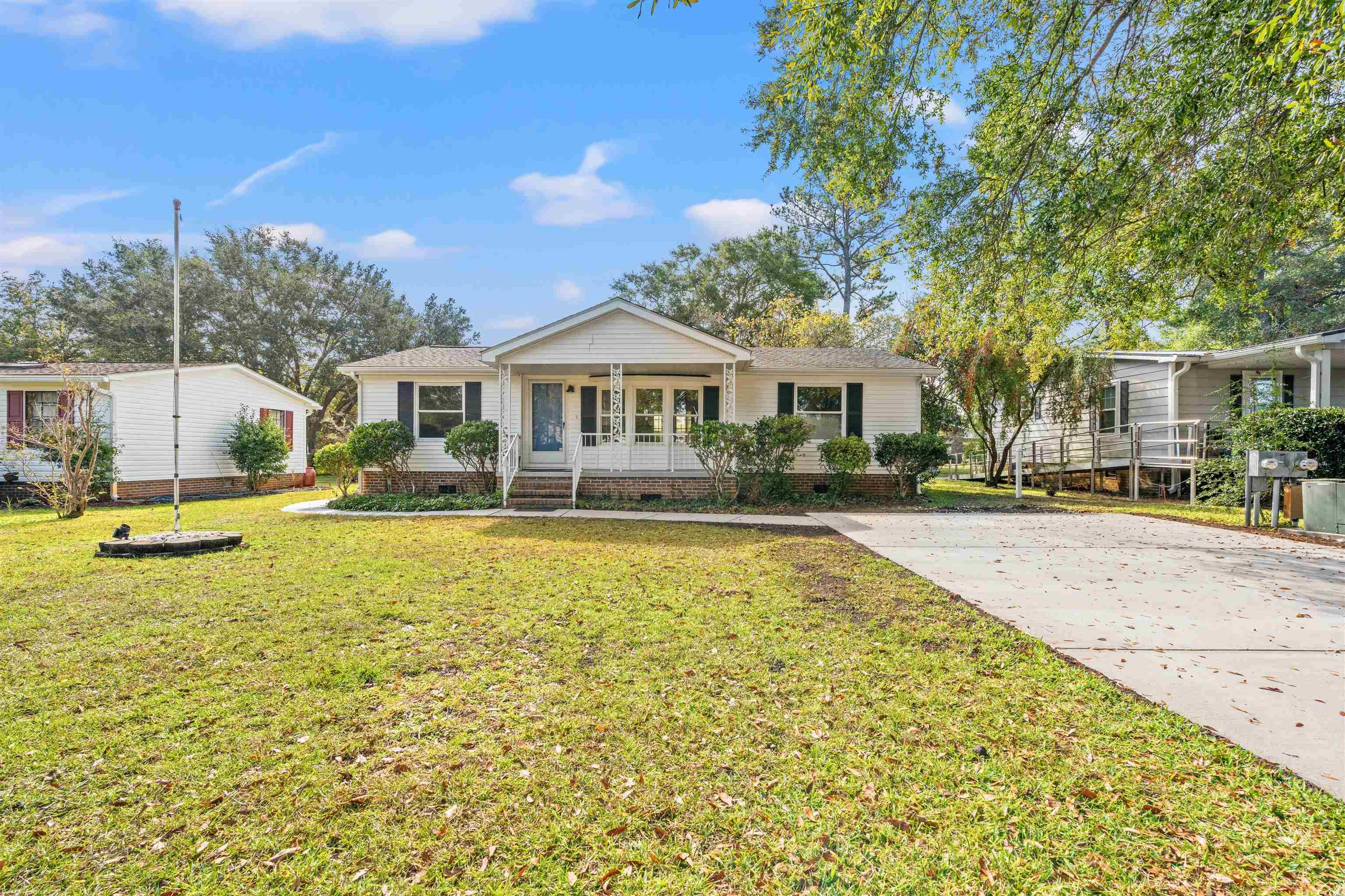 857 South Marlin Circle Murrells Inlet, SC 29576 - Photo 3 of 40