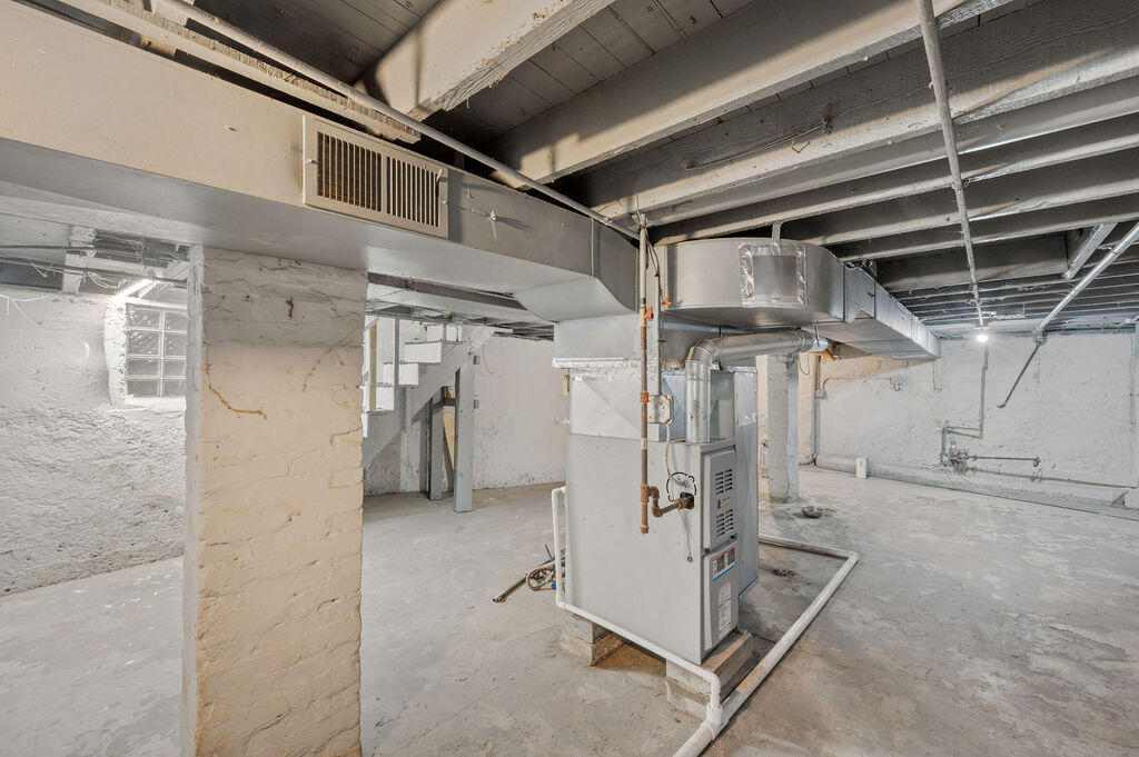 5631 Alice Avenue Hammond, IN 46320 - Photo 21 of 26 a view of a storage room