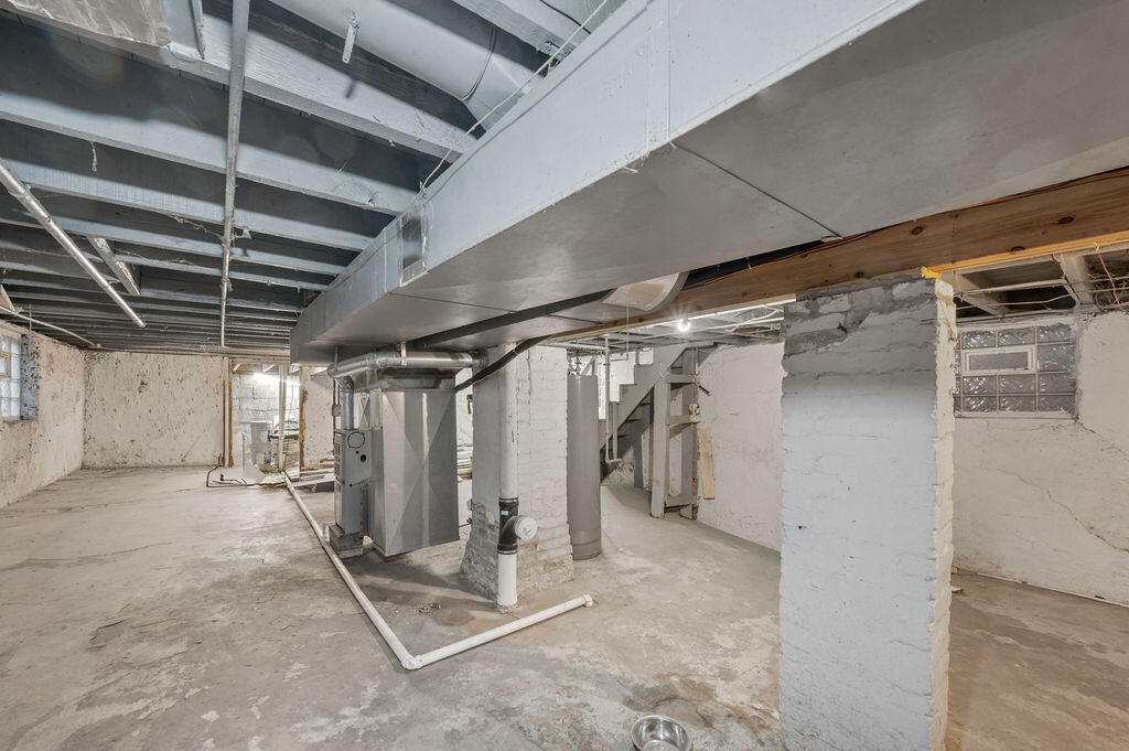 5631 Alice Avenue Hammond, IN 46320 - Photo 22 of 26 a view of empty room
