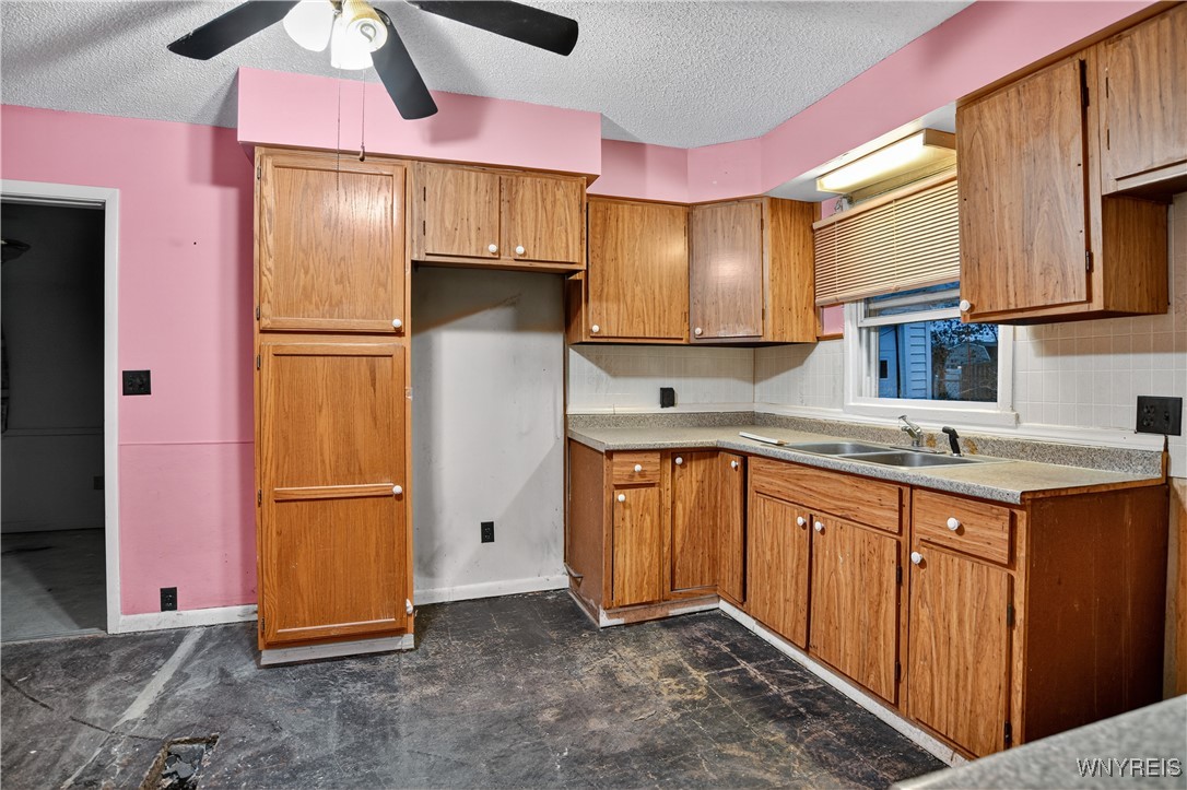 807 Amherst Drive Rome, NY 13440 - Photo 15 of 29