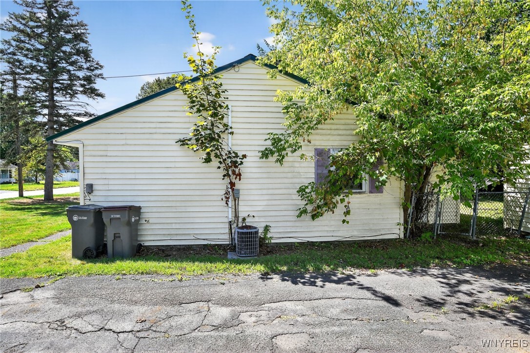 807 Amherst Drive Rome, NY 13440 - Photo 5 of 29