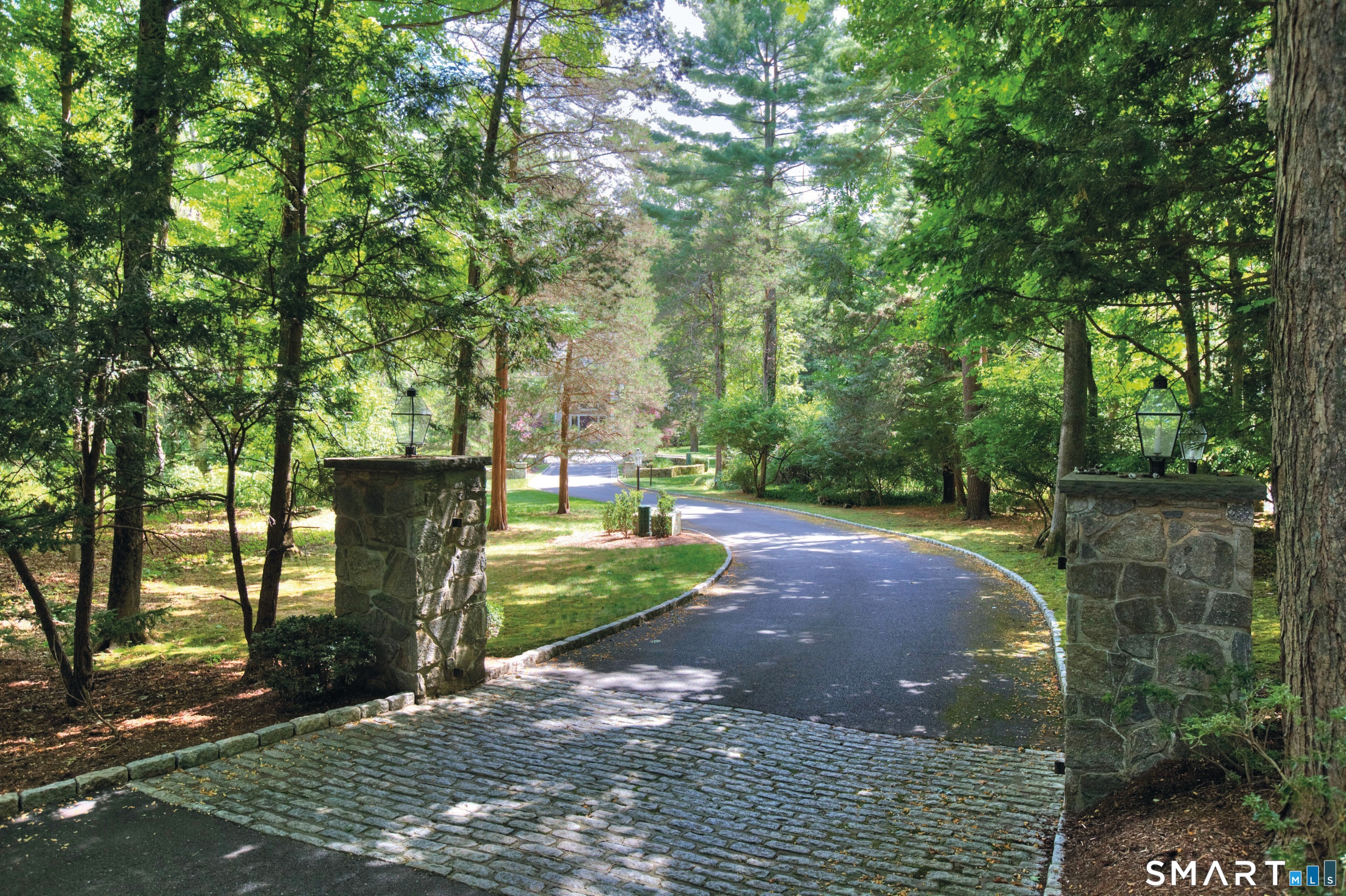 62 Weston Road Westport, CT 06880 - Photo 2 of 40 Gallery Image 2