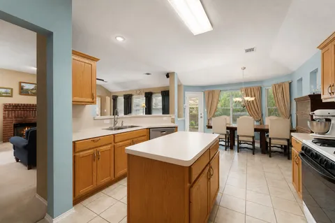 $325,000 | 810 Hilltop Drive, Leander, TX 78641