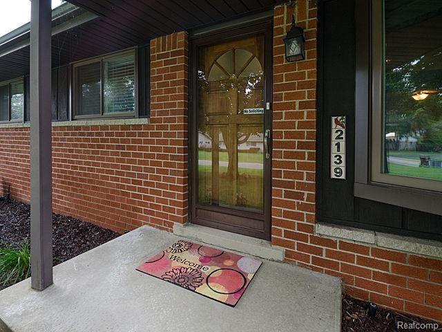2139 Metzner Road Walled Lake, MI 48390 - Photo 10 of 29 9_31.jpg