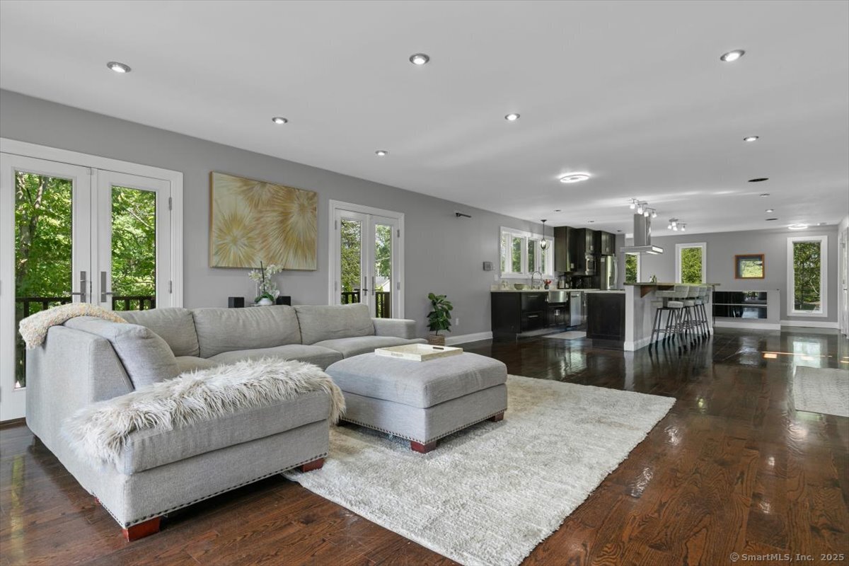 33 Jefferson Place Branford, CT 06405 - Photo 15 of 37