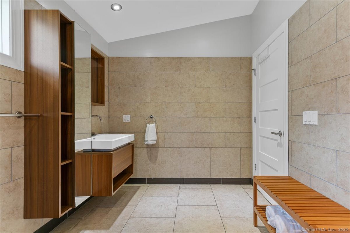 33 Jefferson Place Branford, CT 06405 - Photo 29 of 37 Full bath shared by two bedrooms