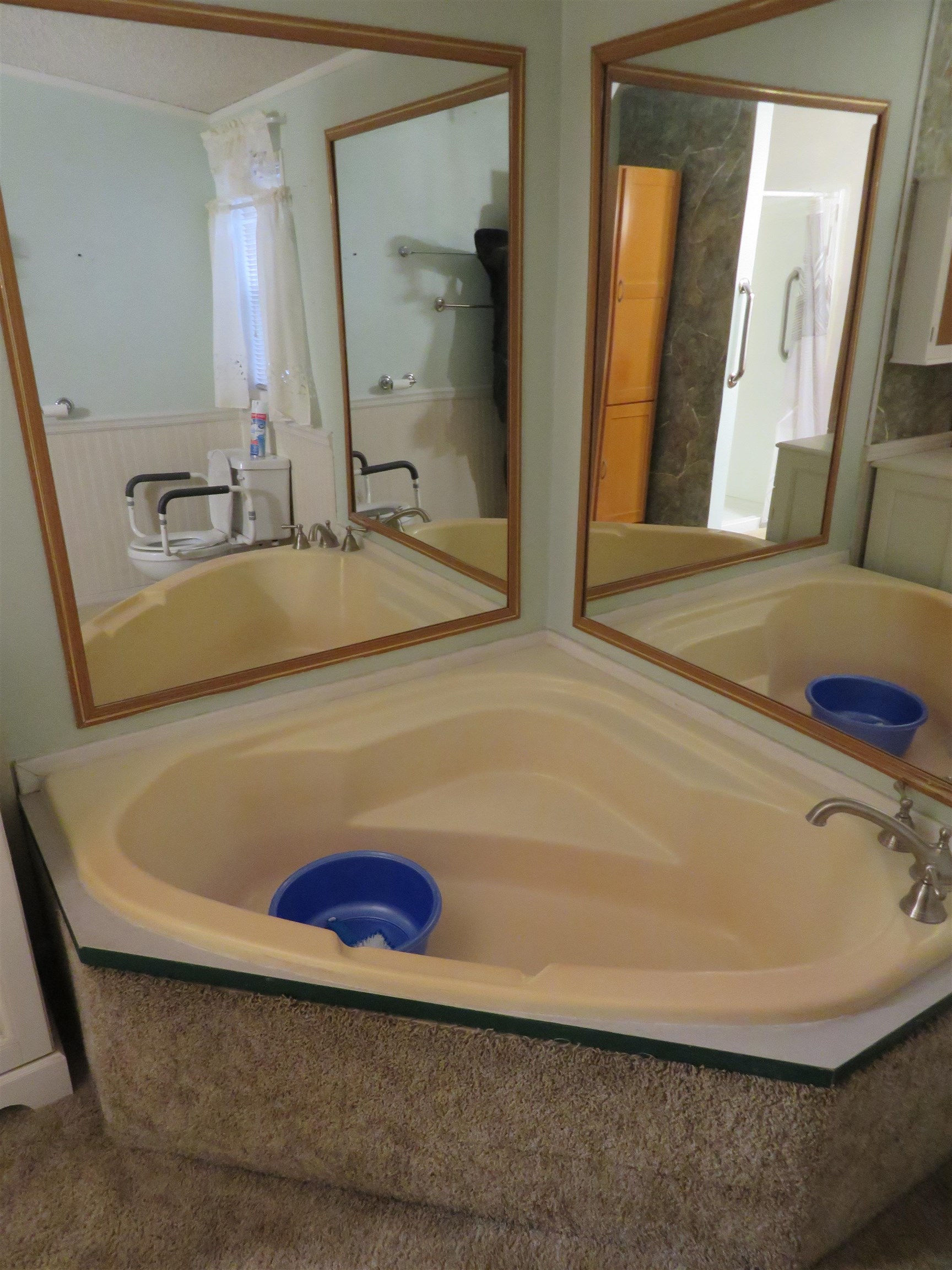 435 32 Road, Unit 508 Clifton, CO 81520 - Photo 18 of 26 a bathroom with a sink and a mirror
