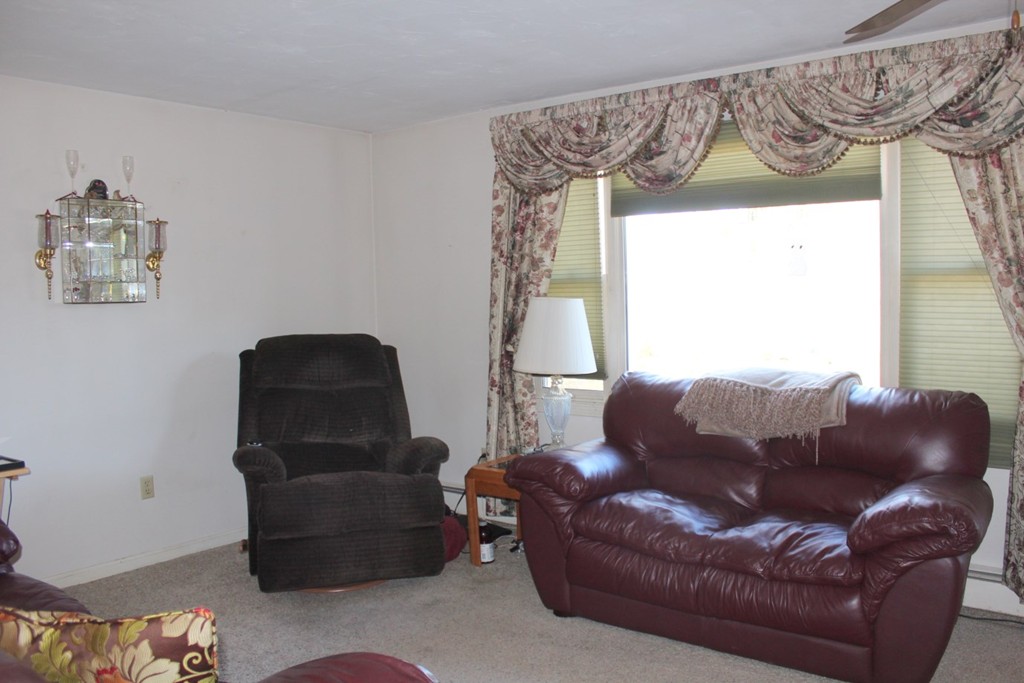 26 Pinecrest Road, Unit 26 Uxbridge, MA 01569 - Photo 8 of 20 Gallery Image 8