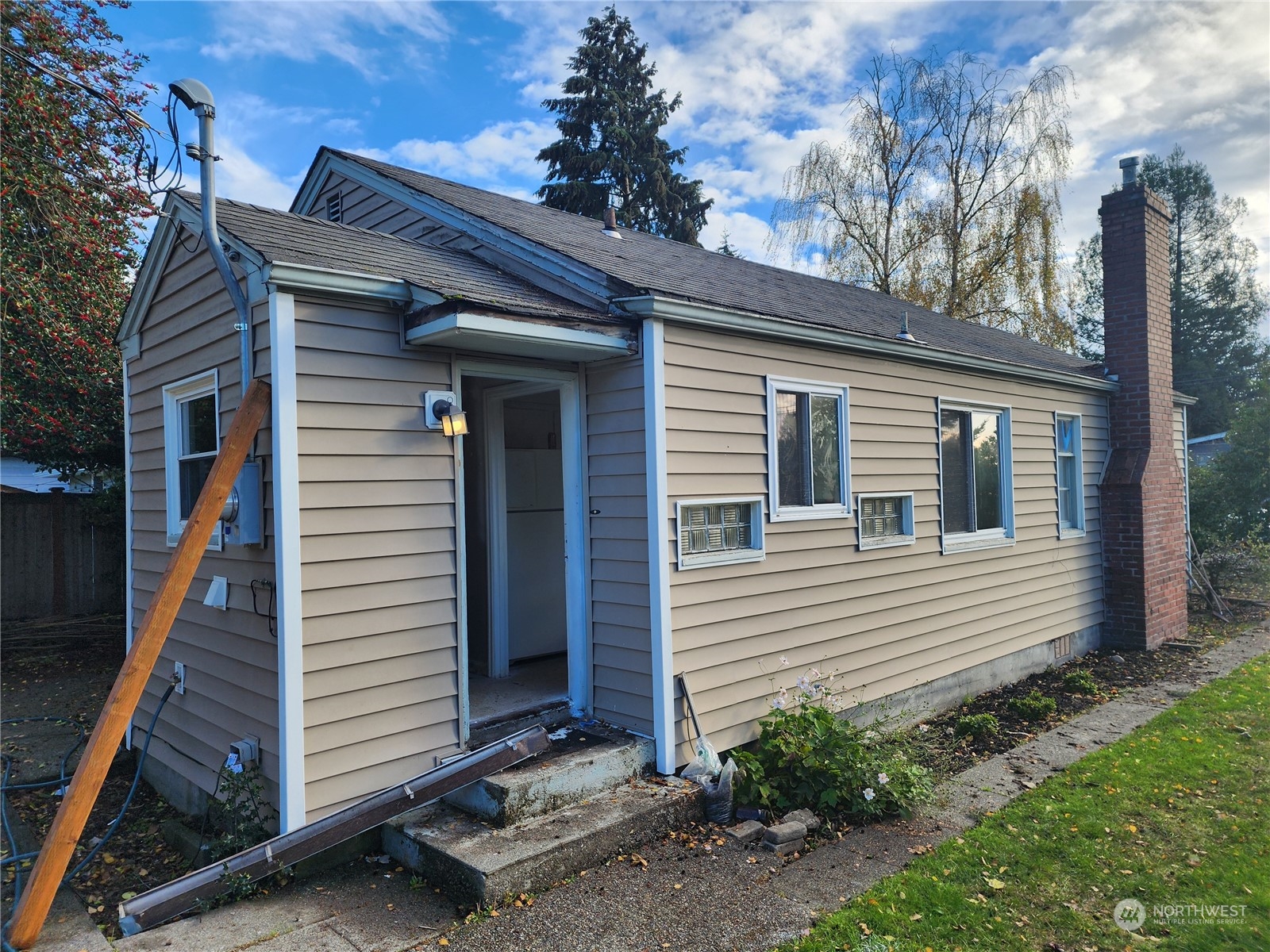 502 North 104th Street Seattle, WA 98133 - Photo 1 of 1 Gallery Image 1