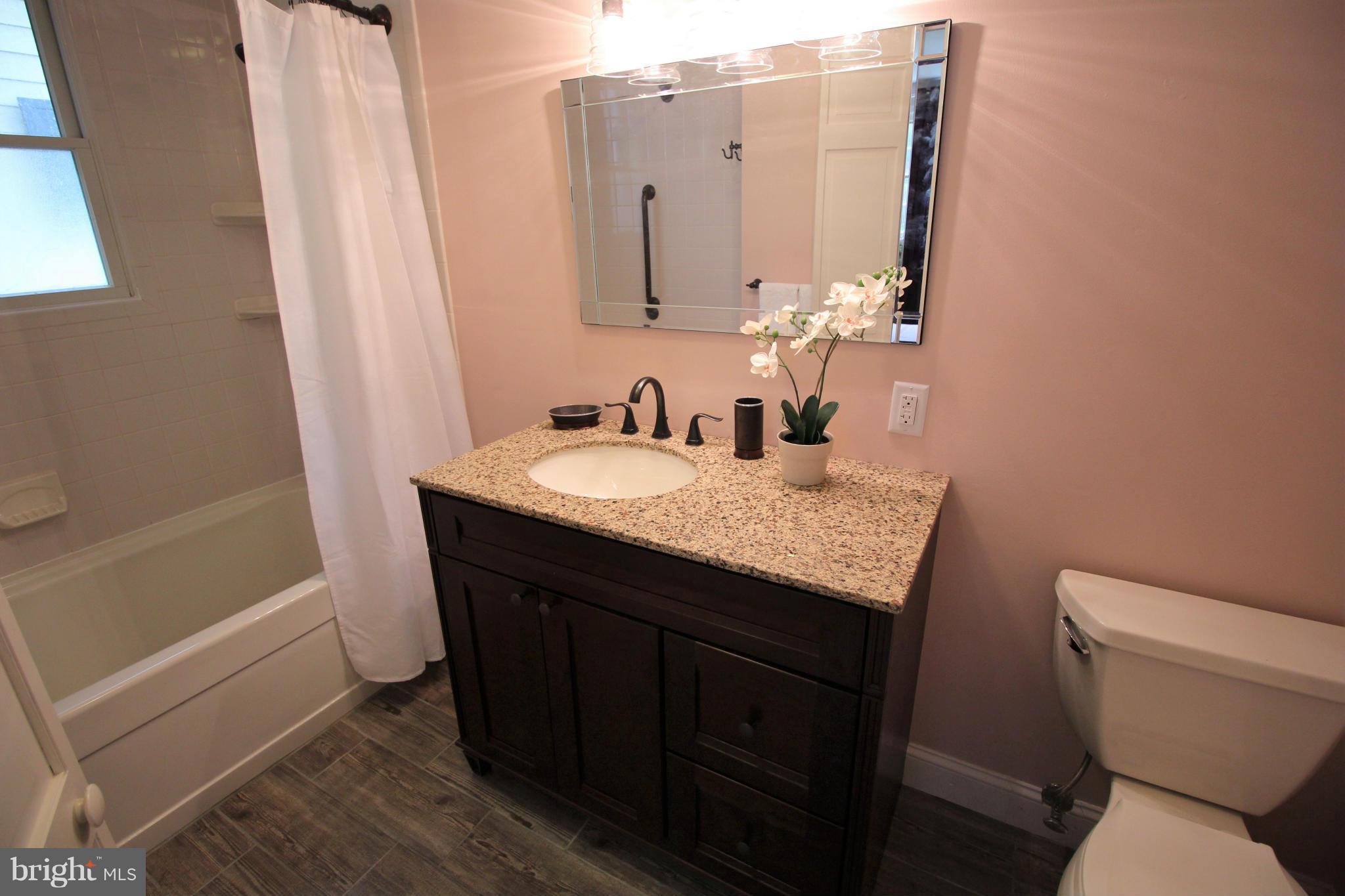 196 Oakdale Road Baltimore, MD 21210 - Photo 16 of 28 Bath (Master)
