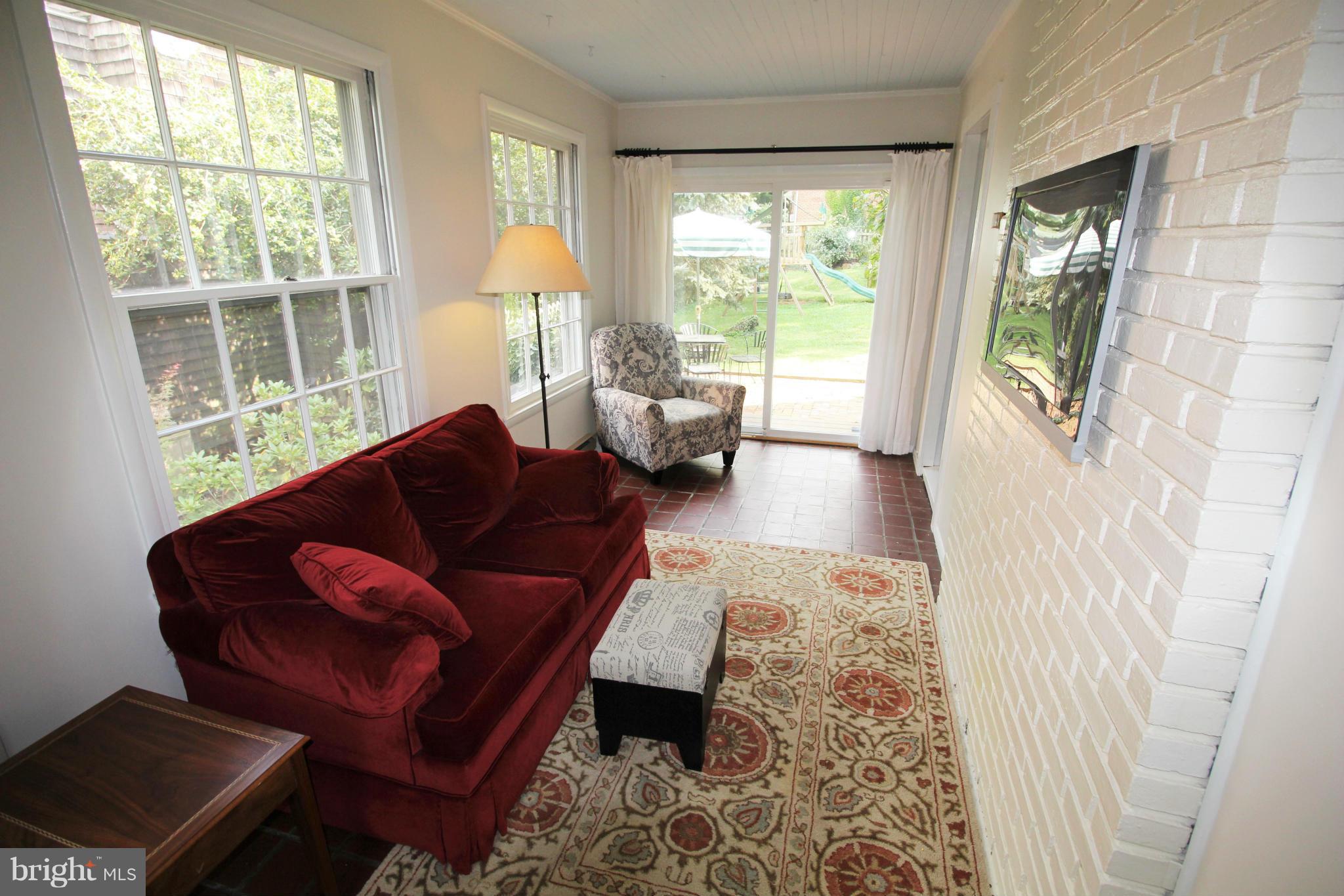 196 Oakdale Road Baltimore, MD 21210 - Photo 10 of 28 Family Room